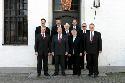 Der Vorstand des MGV "Cäcilia" Waldfeucht mit Präsidentin Frau Anneliese Ruppert und Dirigent Luuc Karsten